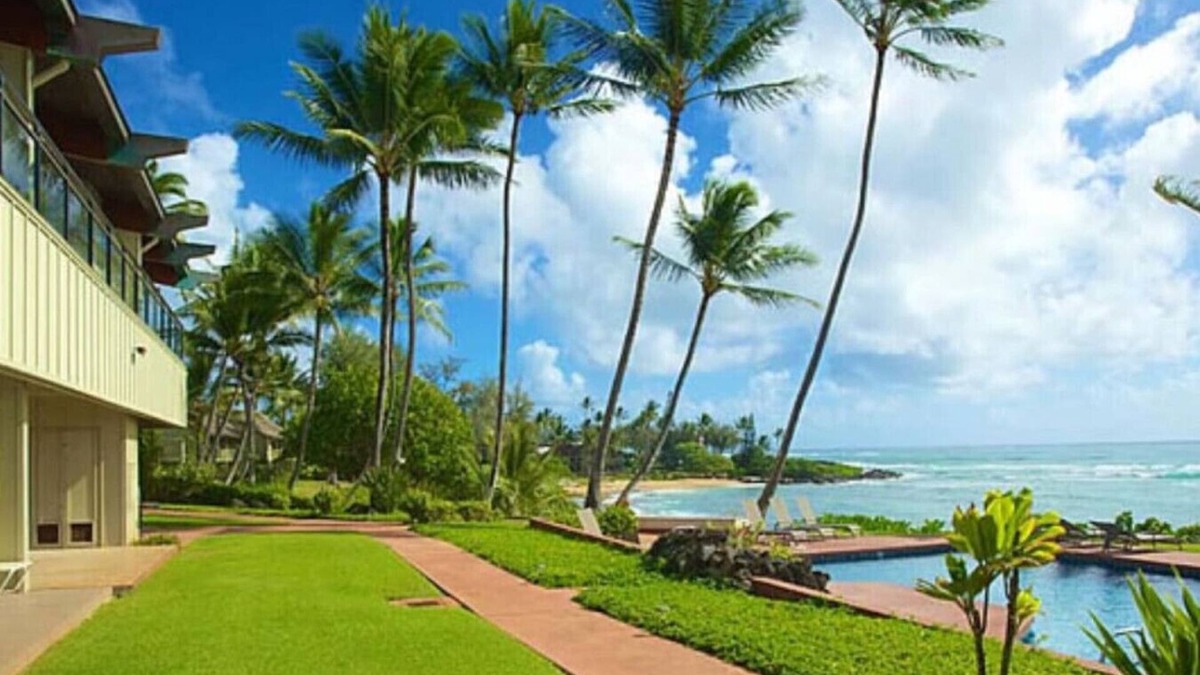 Wailua Condo | Luxury Gated Oceanfront Condo on Ground Floor