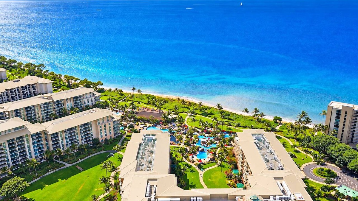 Honokowai Condo | Luxury Ground-Floor Family Retreat, Private Lanai, 1-Min Walk to Pool & Beach!