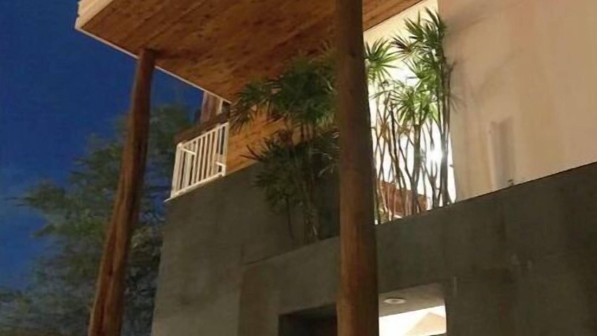 Historic Kailua Village Apartment | Luxury Modern 2Bdrm in PARADISE/AC/5 STAR LOCATION/WALK 2 BEACH