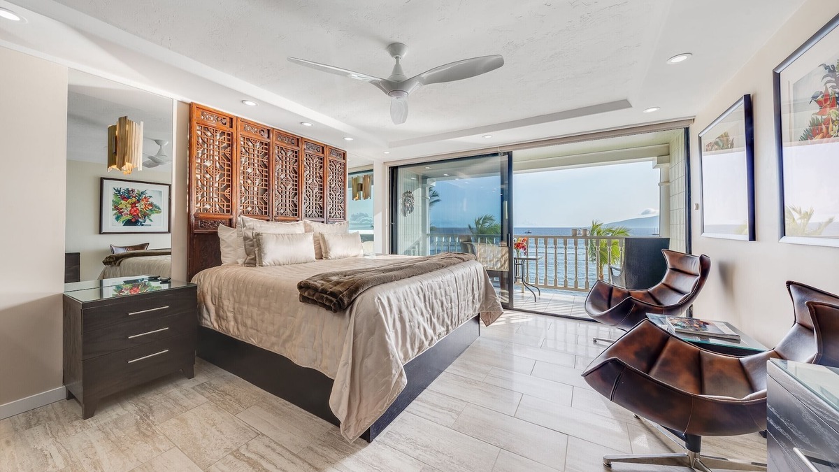 Historic Lahaina Front Street Apartment | LUXURY OCEAN and BEACH FRONT studio in Lahaina Shores. Sunset ocean views!