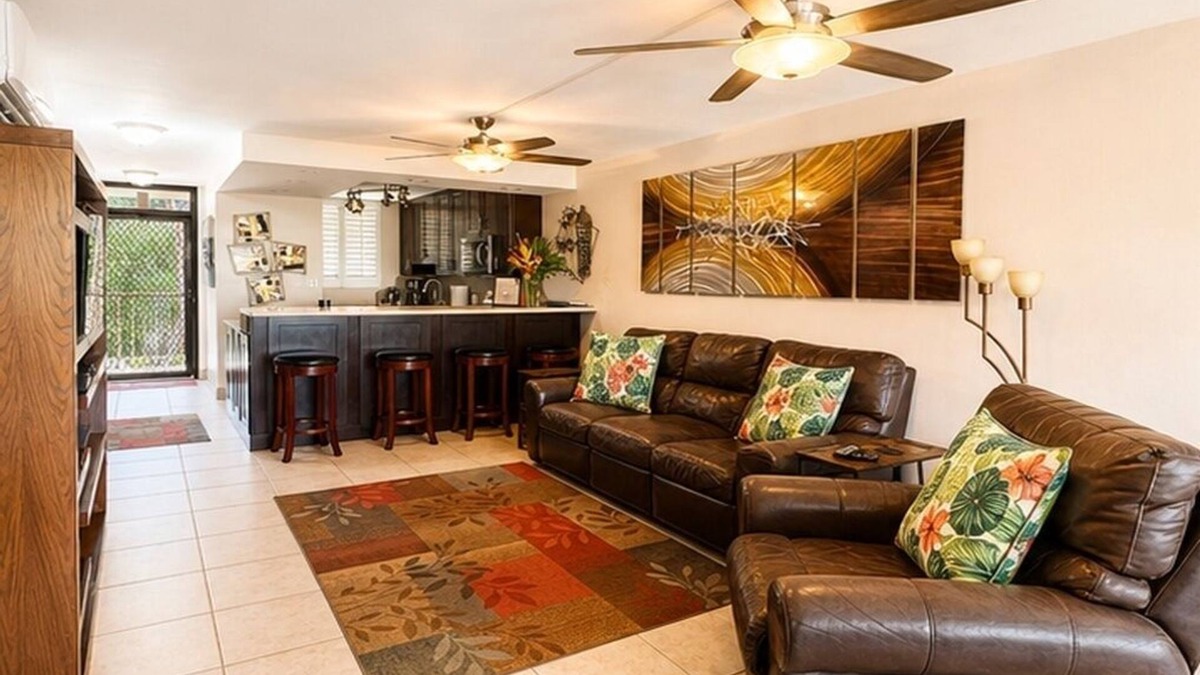 Maalaea Condo | Luxury Ocean Front Condo Free Wi-Fi. Legal Rental