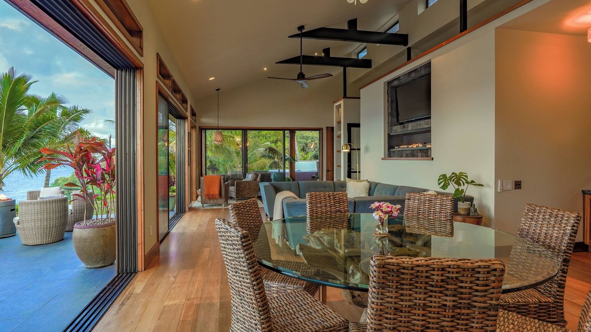 Ninole House | Luxury Oceanfront Balinese Oasis