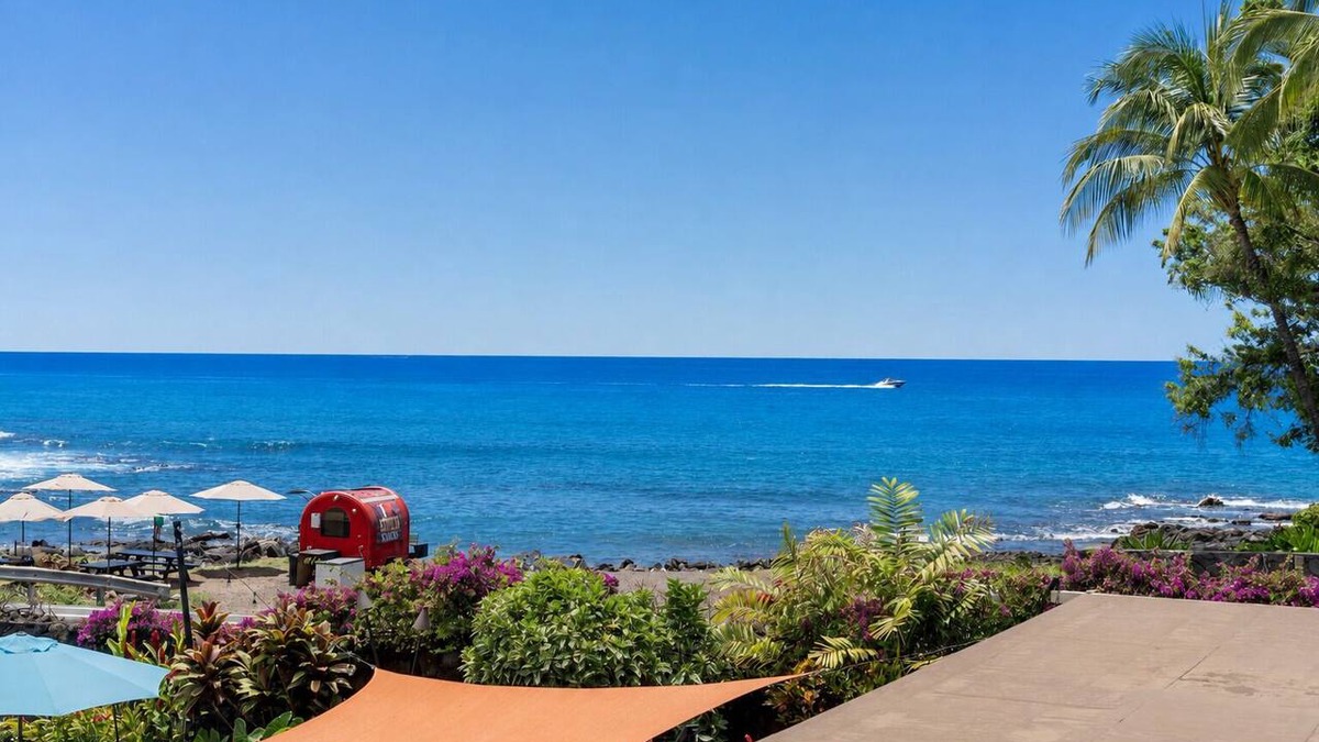 Kailua-Kona Condo | Luxury Oceanfront Escape. Ocean Views, Walk to Beach, Snorkel, Pool, Spa, AC