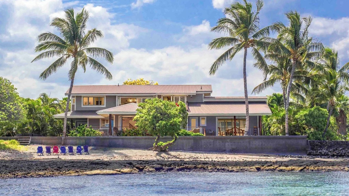 Kamuela Villa | LUXURY PUAKO BEACHFRONT ESTATE and GUESTHOUSE