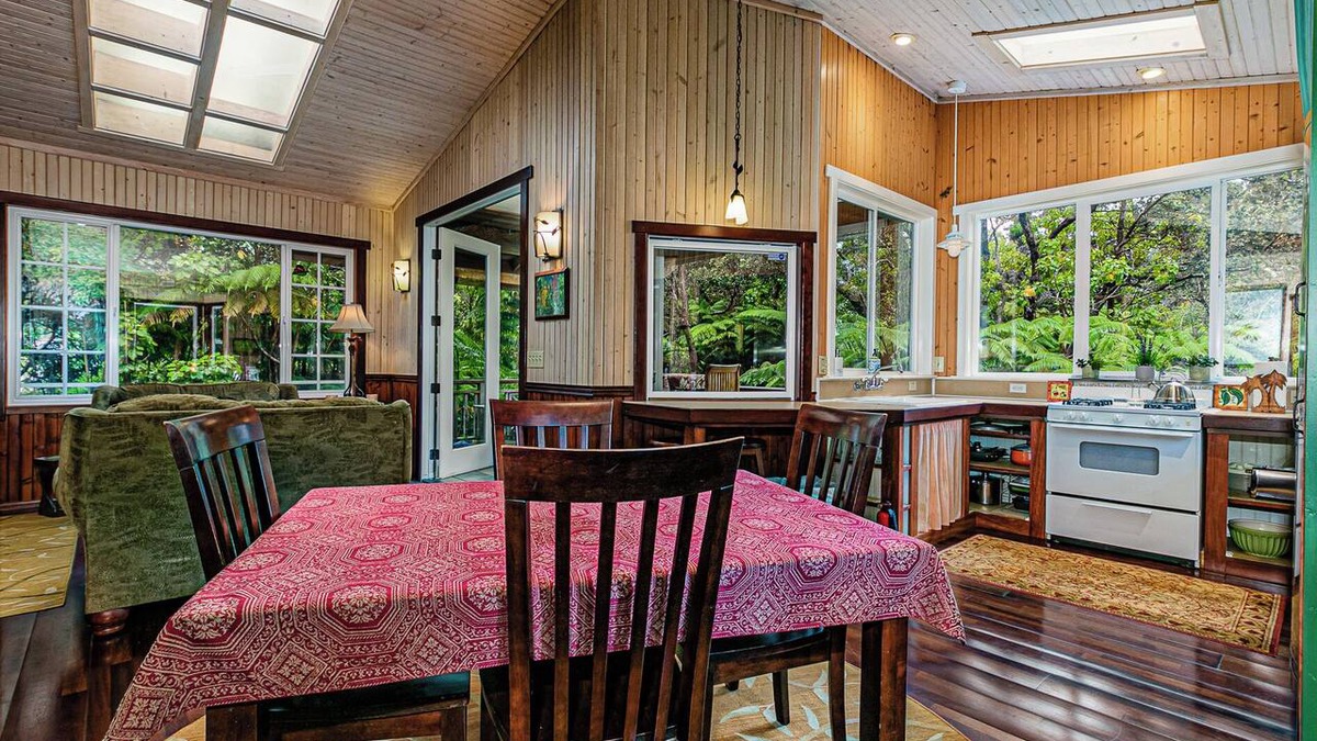 Volcano House | Maile Treehouse in Volcano, Hawaii is "Magical!"