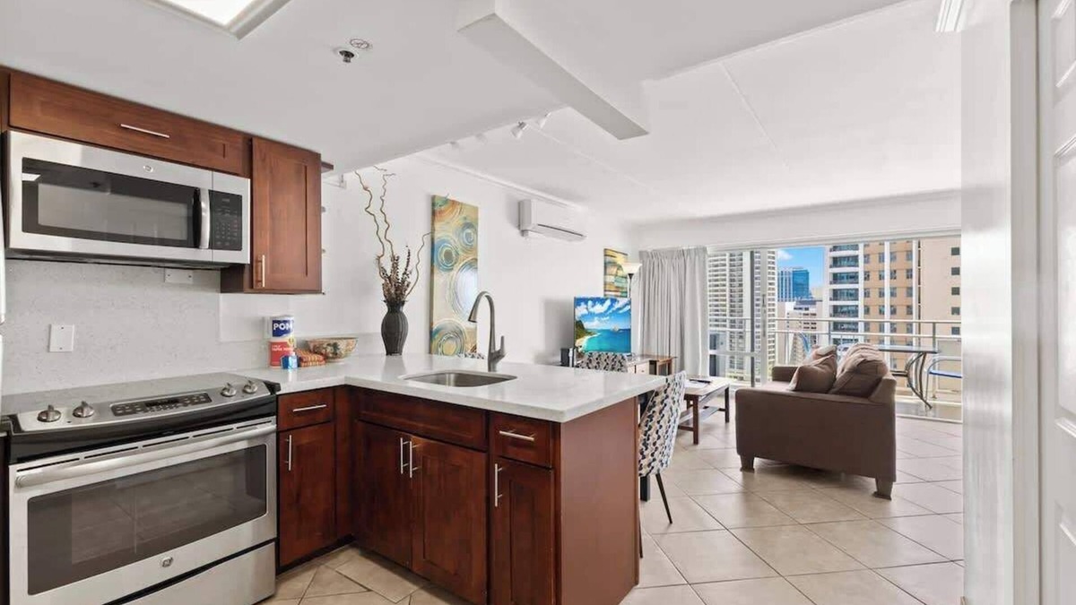 Waikiki Apartment | @ Marbella Lane Scenic Ocean & Lagoonview Studio