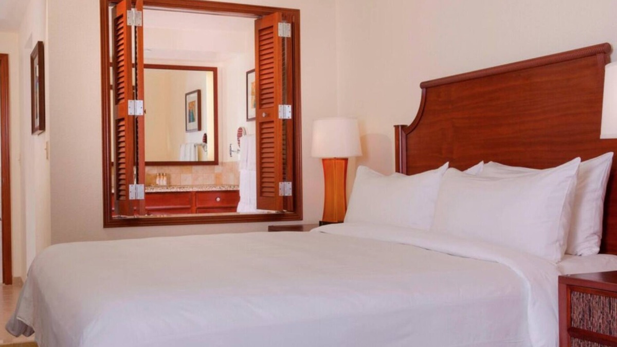 Ko Olina Resort | Marriott's Ko Olina Beach Club - 2 King-sized Bedroom Ocean View