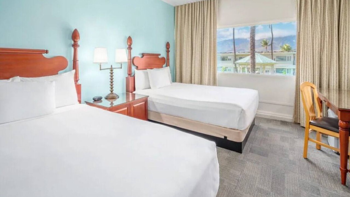 Kahului Hotel | Maui Beach Escape | Garden View | Outdoor Pool Access | Kanaha Beach - 2.9 miles