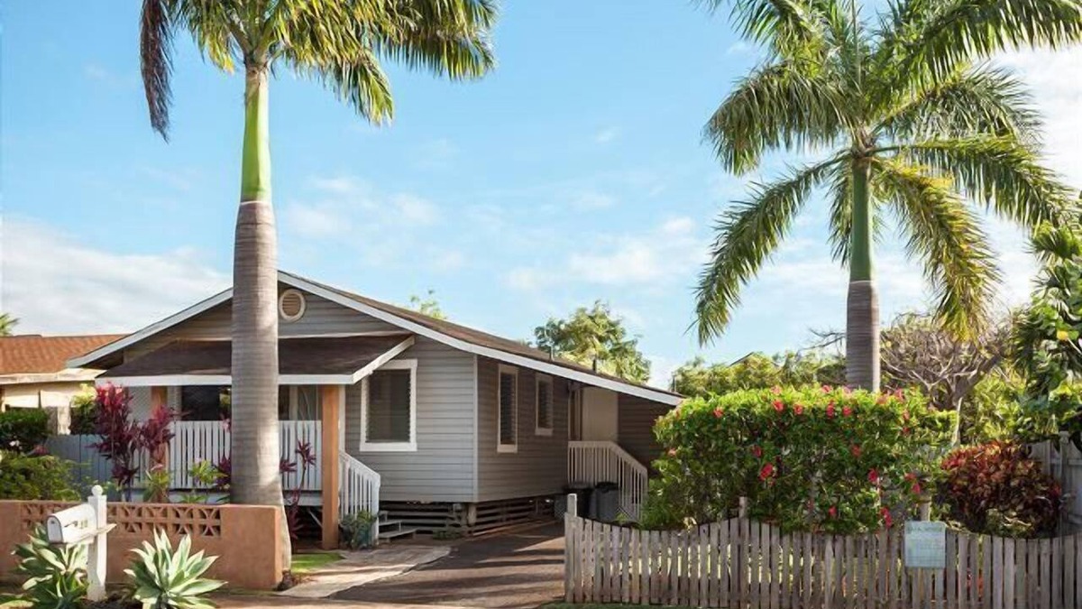 Paia House | MAUI PAIA HOUSE Walk to beach and charming Paia town!
