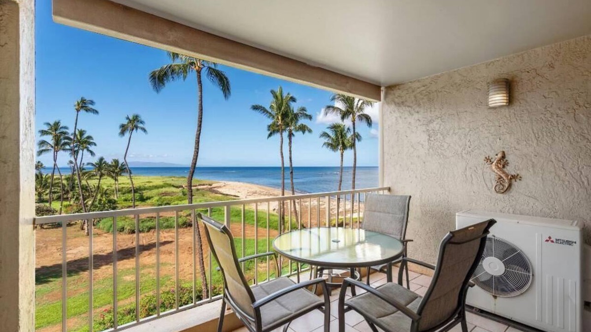 Kihei Condo | Menehune Shores #423 – Stunning Ocean Views and Relaxation Awaits