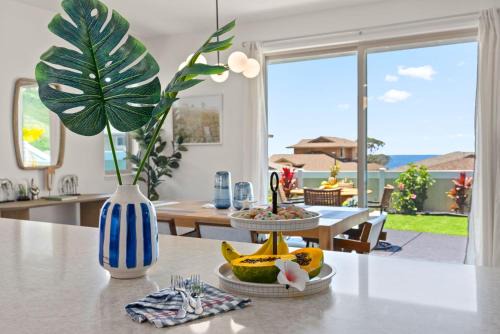 Makaha Valley House | ML Aloha Hoonani 3BR Home MT & Ocean Views
