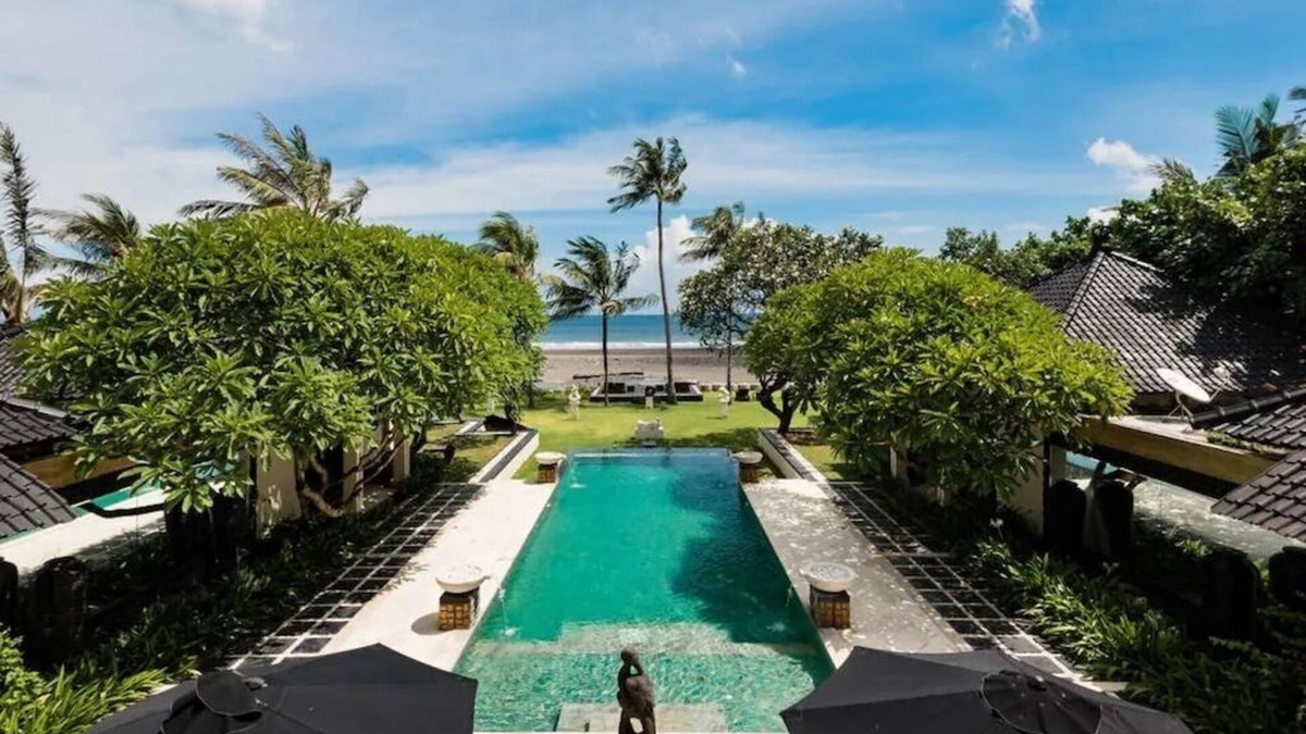 Kahuku House | Moana Villa - Luxury beachfront, Pool, AC
