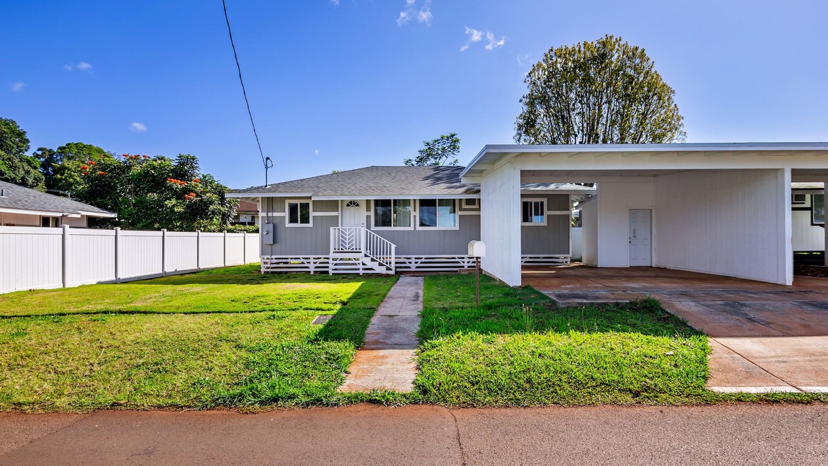 Wahiawa House | Modern 4BR Oahu - Sleeps 8, + WiFi, Parking, A/C