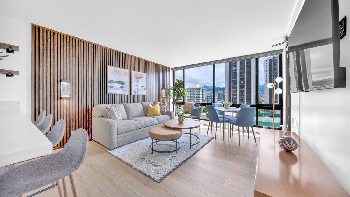 Waikiki Condo | Modern Renovated Condo - 1 block to beach, free parking!