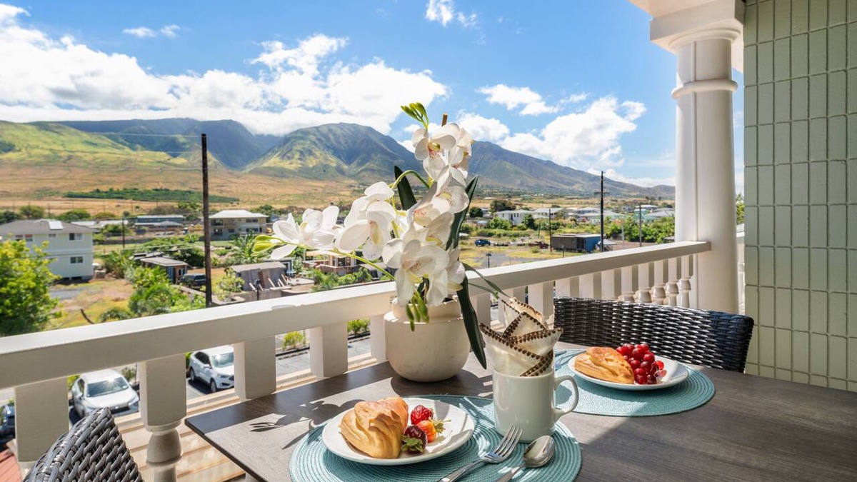 Lahaina Condo | Mountain View Studio at Beachfront Resort in West Maui - Lahaina Shores 320