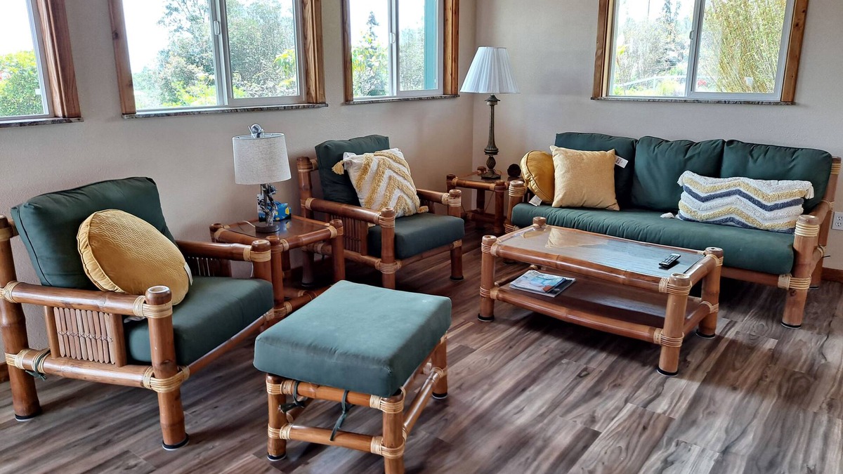 Hilo House | NEW 2 bedroom hosted Tranquil Island Getaway