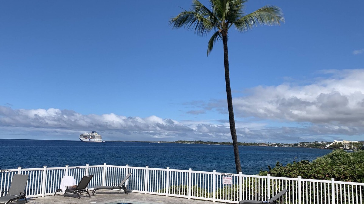 Kailua-Kona Condo | New AC system! 2-bedroom, 2-bath Ocean Sunset Retreat