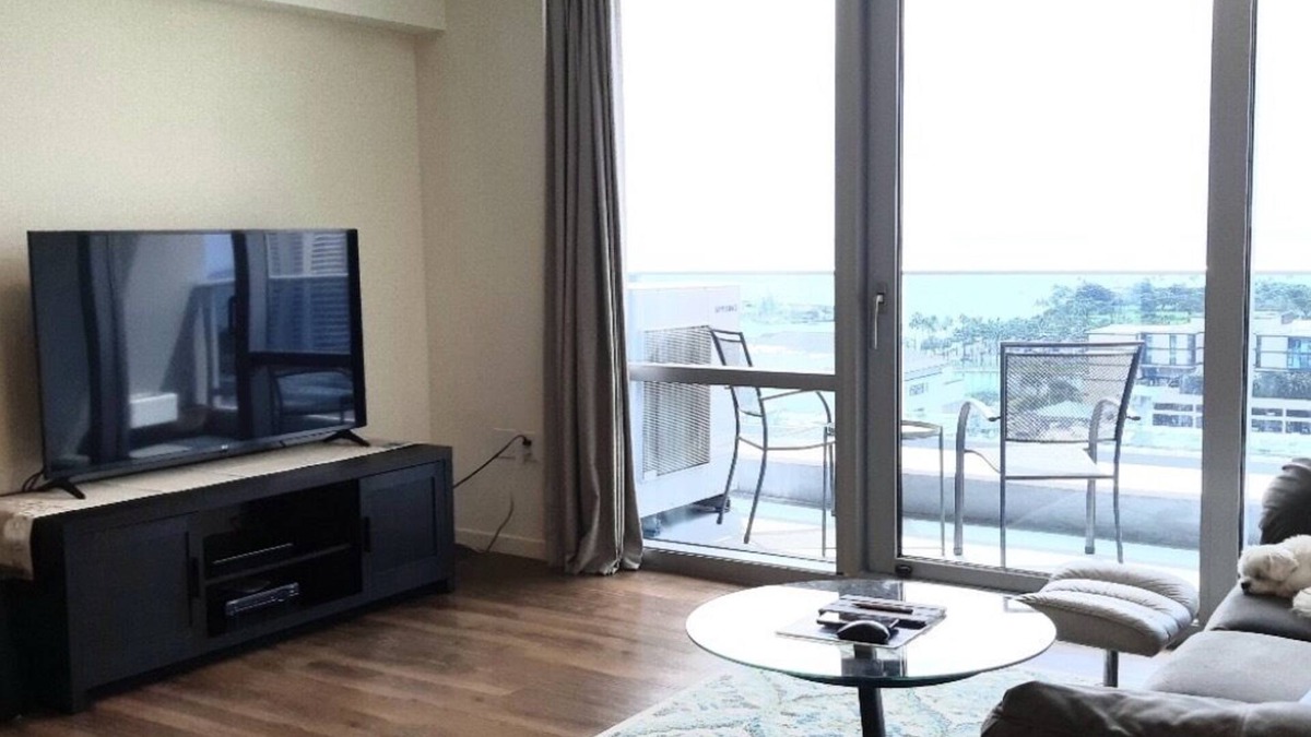 Ala Moana Condo | New condo with great ocean view and minute walk to shopping center