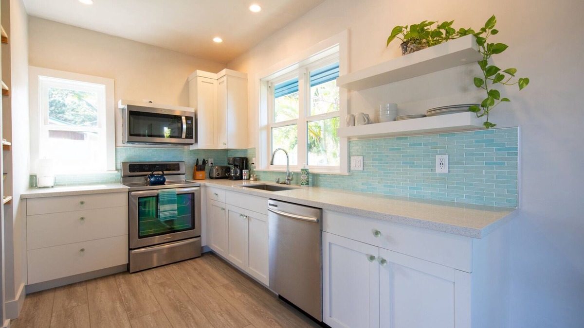 Kuau Cottage | NEW FABULOUS Ku'au Ko 2 bed 2 bath beach ccottage- AC every room 1 mi to Paia