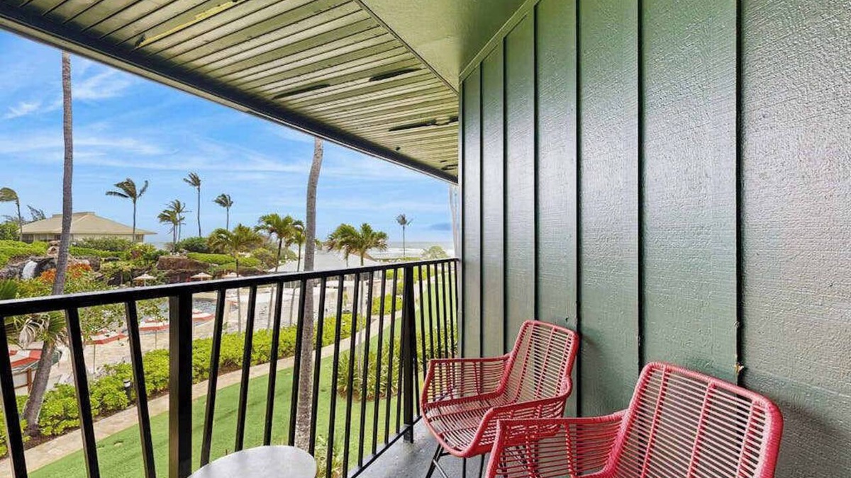 Hanamaulu Apartment | *NEW* Fall Deal Ocean-View Lihue Studio with Beach and Hot Tub