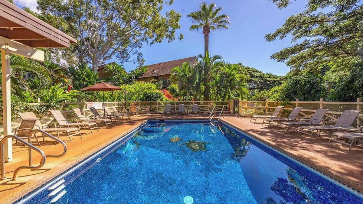 Maunaloa Condo | *NEW* Fall Sale Breezy Molokai Condo Near Kepuhi Beach with Screened Lanai