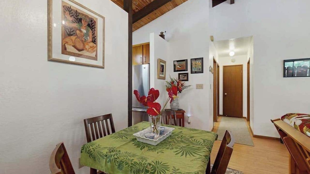 Volcano House | *New* Fall Special Quiet Volcano Garden Home Near Hawai'i Volcanoes Park