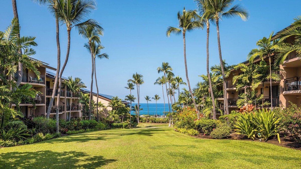 Kailua-Kona Condo | New Listing! Beautifully remodeled!