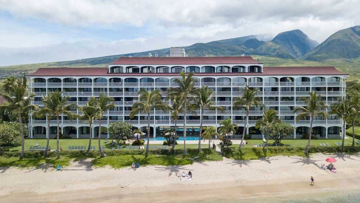 Historic Lahaina Front Street Condo | New Listing! Hotel Zone Lahaina Shores Premier Mtn view Studio on the Beach