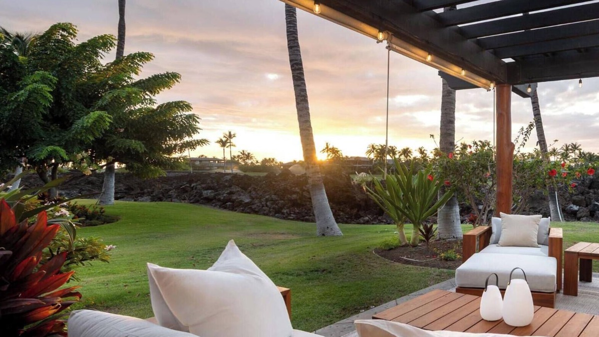 Kamuela House | NEW| Mauna Lani Beach SUP Hilton Pool Pass, Sunset