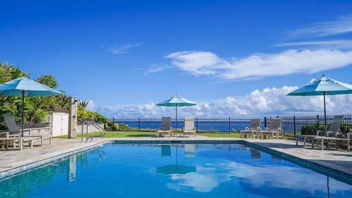 Princeville Condo | *New* Panoramic Oceanfront Princeville Condo with AC