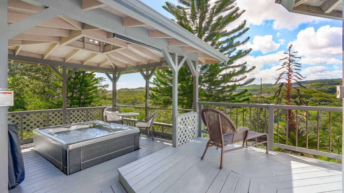 Lawai Apartment | NEW! Queen w/Private Outdoor Gazebo Hot Tub Salt Water