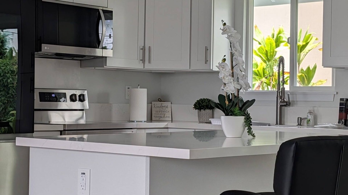 Hilo House | Newly built 3-bedroom house in beautiful Hilo perfect for a relaxing stay.
