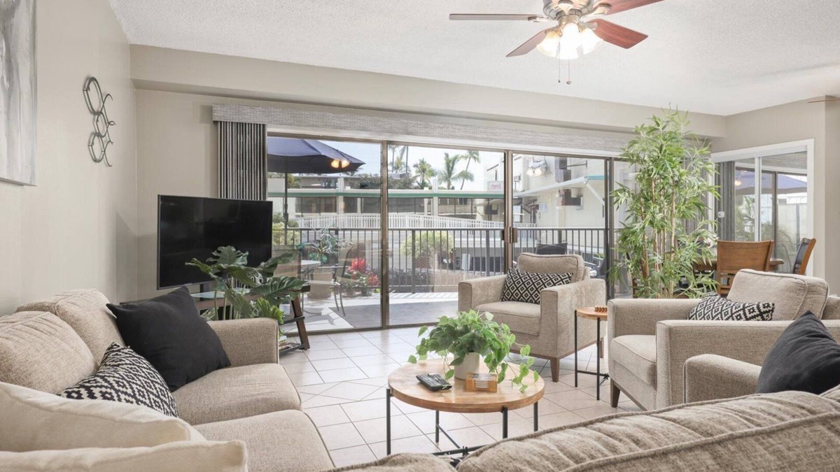 Historic Kailua Village Condo | Newly Renovated 2BR 2BA Condo in the Heart of Kona | Kona Plaza
