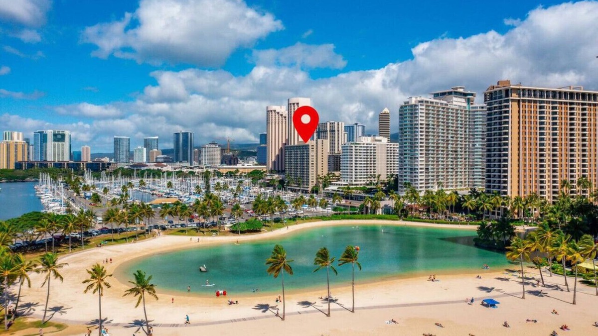 Waikiki Apartment | *Newly Renovated Oceanfront Waikiki- Ilikai Marina