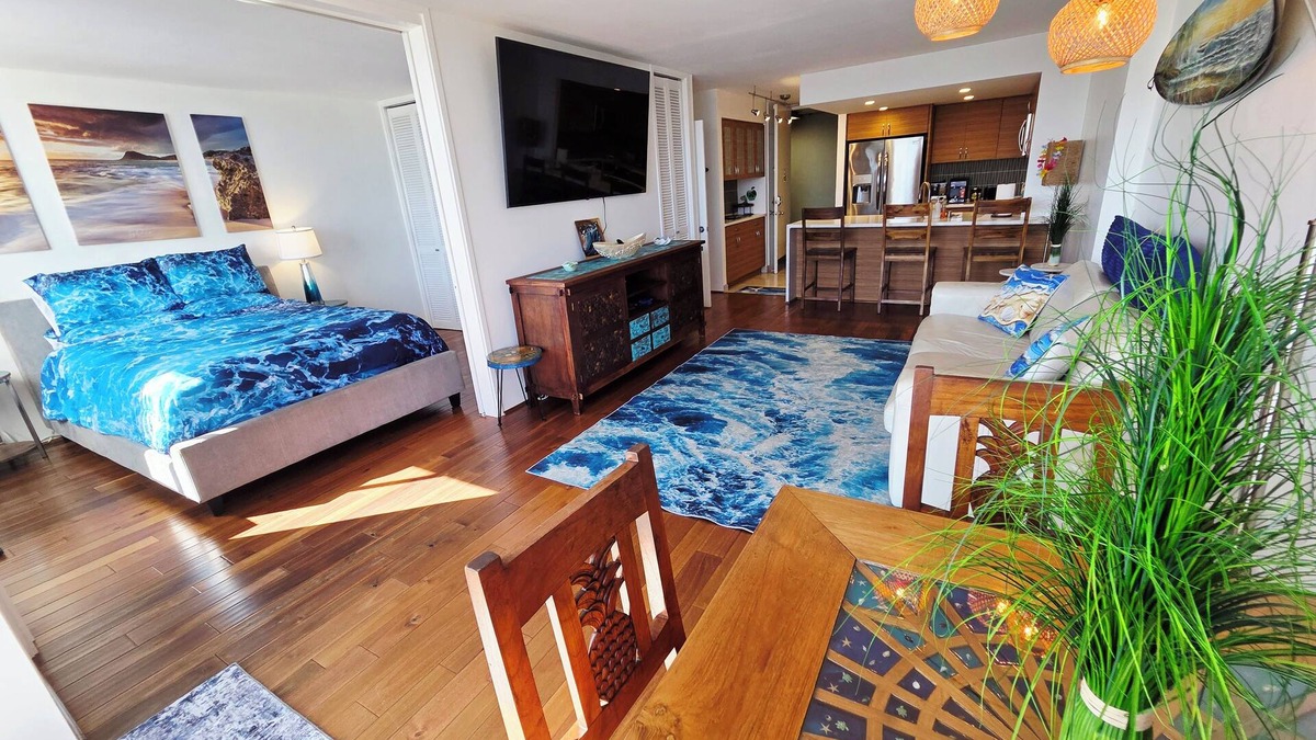Ala Moana Condo | Ocean and Marina View Suite, Spacious, Quiet and Peaceful with Amazing Sunsets