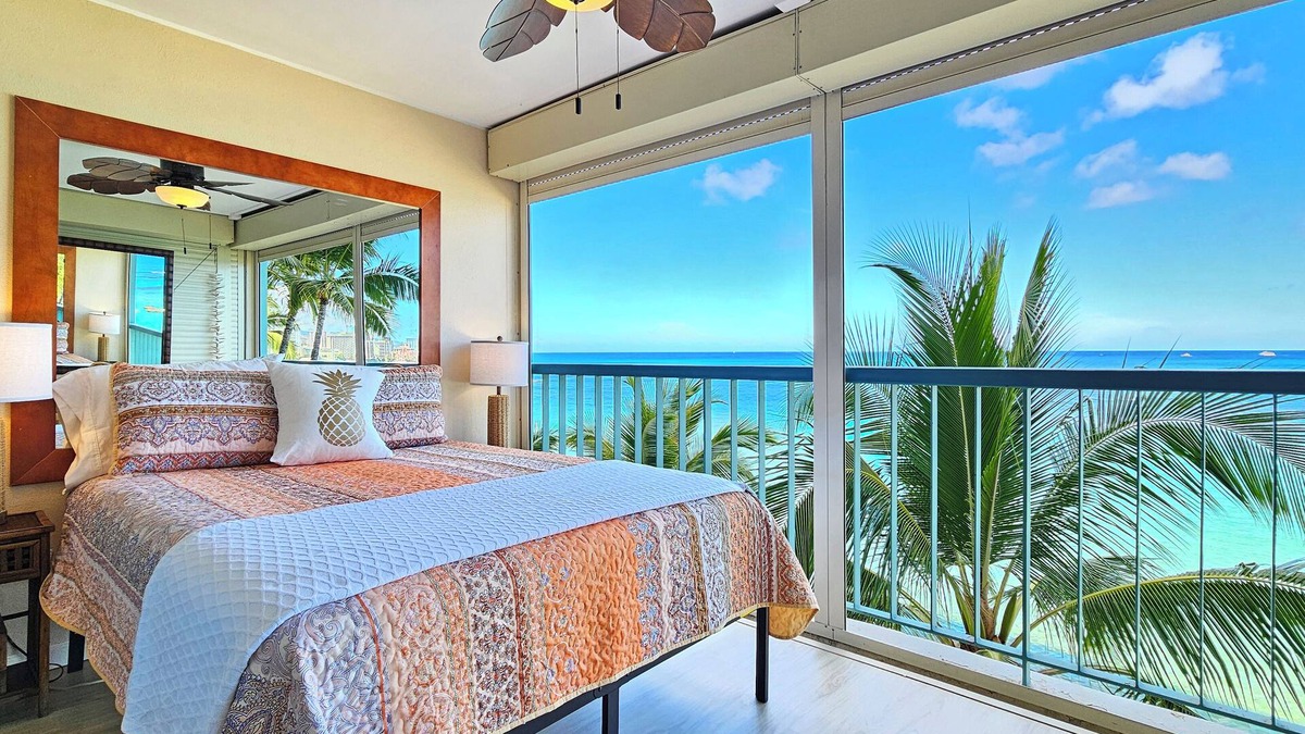 Diamond Head - Kapahulu - St. Louis Apartment | Ocean & Beachfront Studio - Sans Souci 203