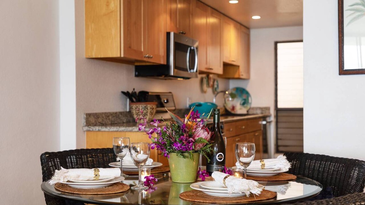Maalaea Condo | Ocean front 2-bedroom condo in fantastic Wailuku with cool AC