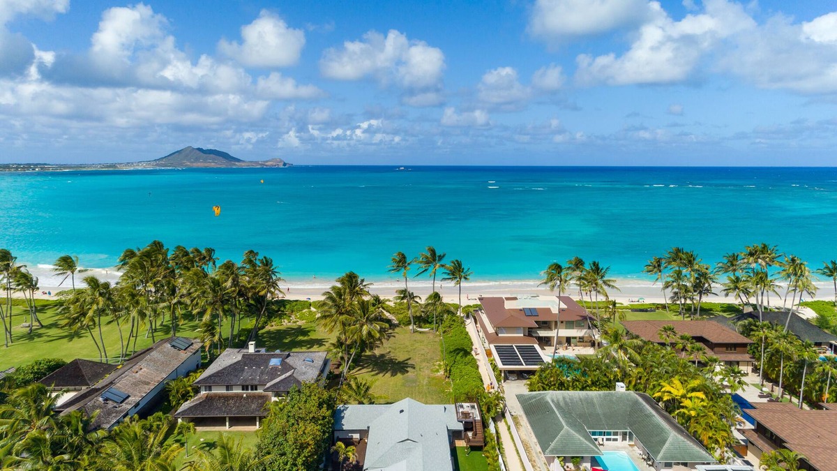 Kailua House | Ocean Front - Kailua Bay! Best Location!