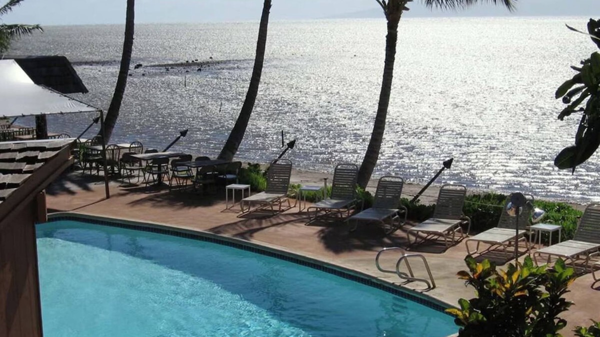 Kaunakakai House | Ocean Front King: Panoramic Sea Views Meet Polynesian Elegance in Molokai