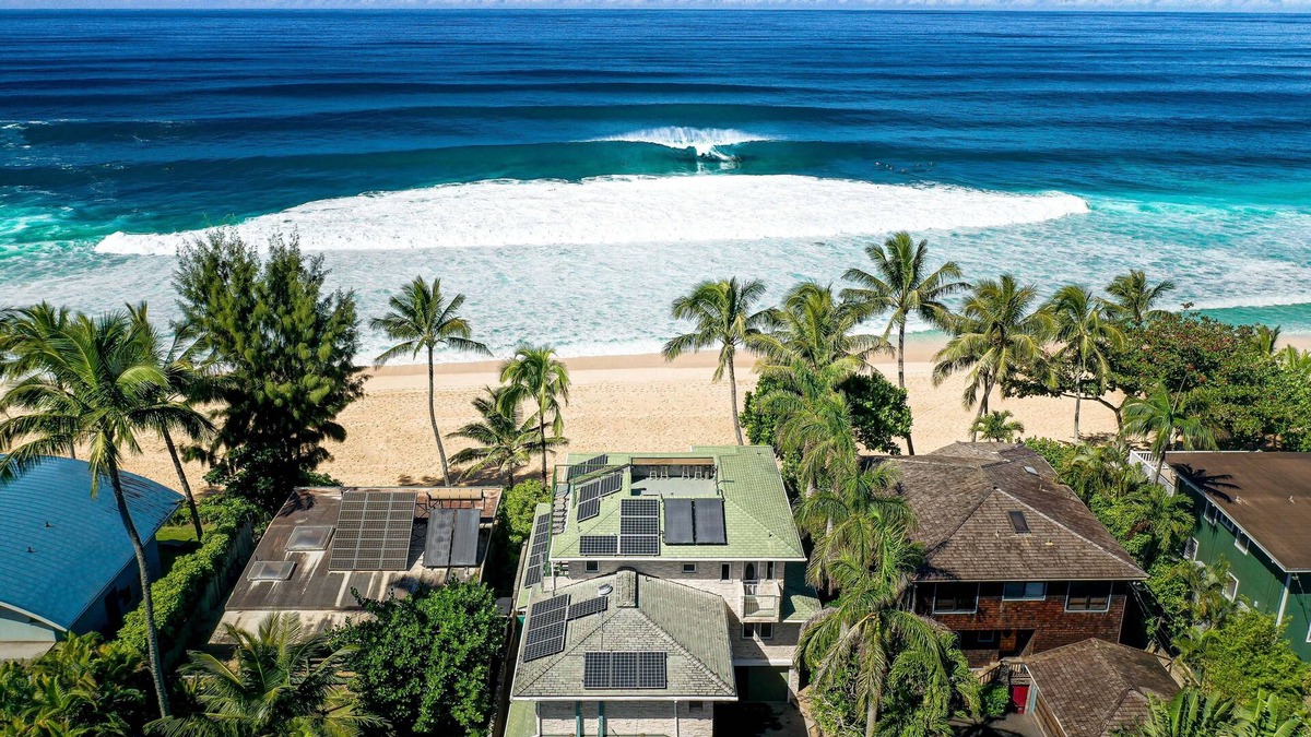 Pupukea House | Ocean Front Pipeline Estate! Front row seat to the Pipeline Masters surf event!
