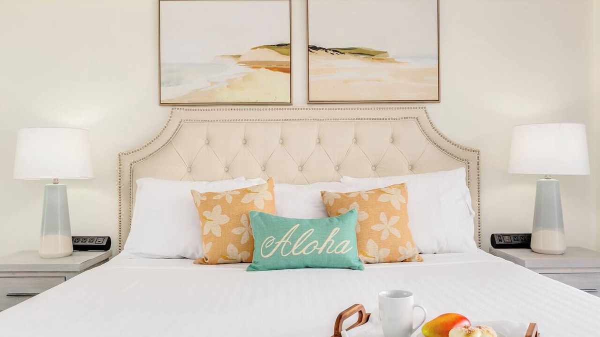 Waikiki Condo | Ocean-Marina Sunset Views Condo with Full Kitchen at Ilikai Hotel by Beach