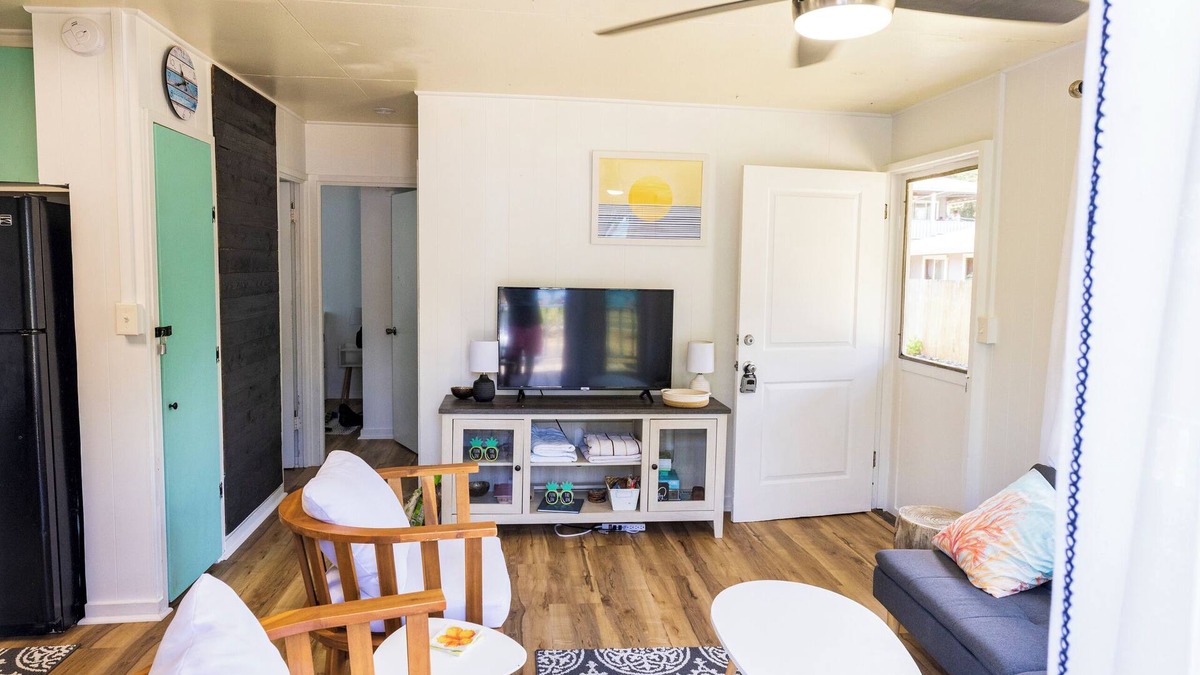 Pupukea House | Ocean View and across the street from OCEAN!