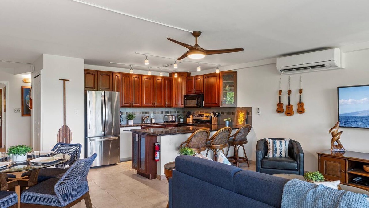 Kihei Condo | Ocean view condo near Kamaole Beach with pool and lanai summer deals