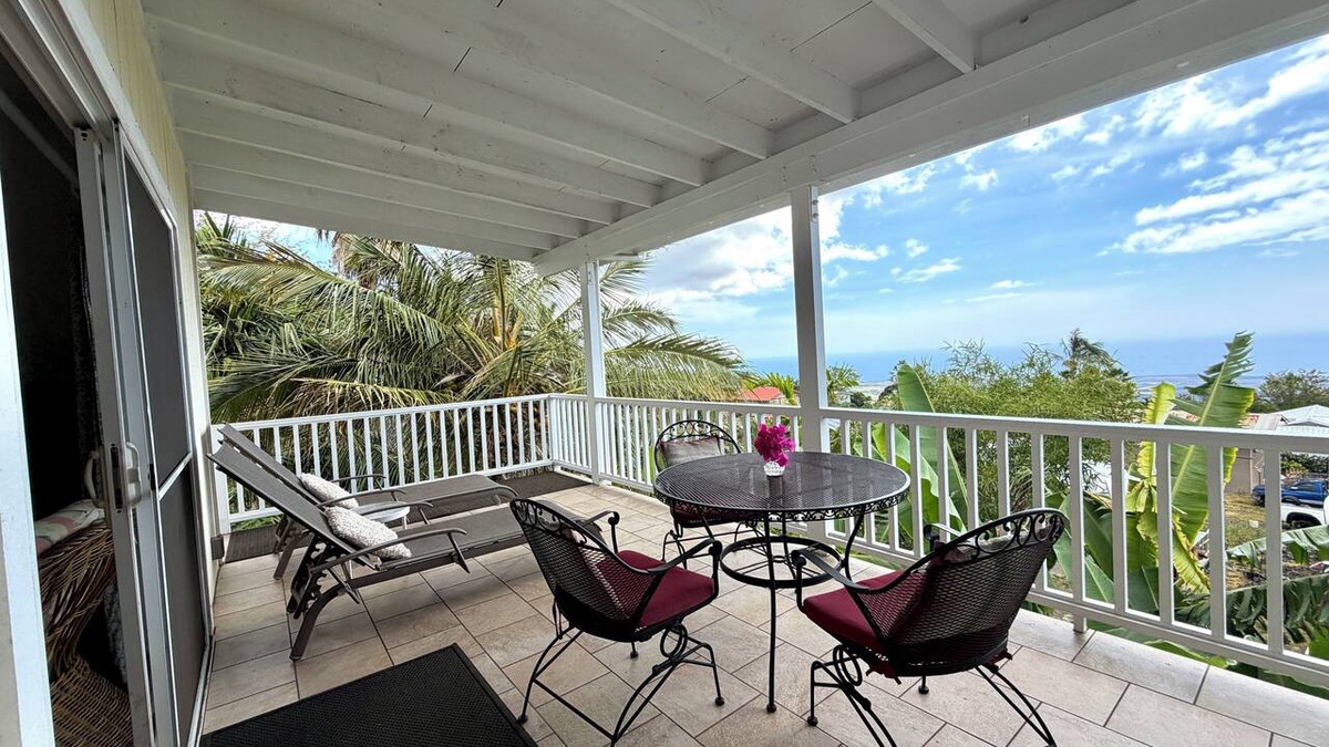 Kalaoa House | Ocean View, Full Kitchen, Gorgeous Top Floor Suite surrounded by Tropical Garden