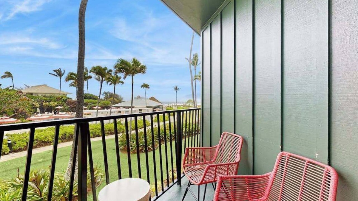 Hanamaulu Apartment | Ocean-View Lihue Getaway with Pools, Gym, Hot Tub & Beach