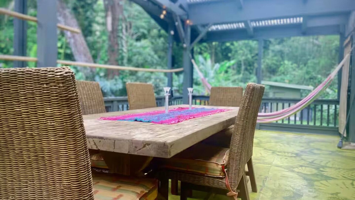 Pahoa House | Ocean View Solar-Powered Jungle Retreat
