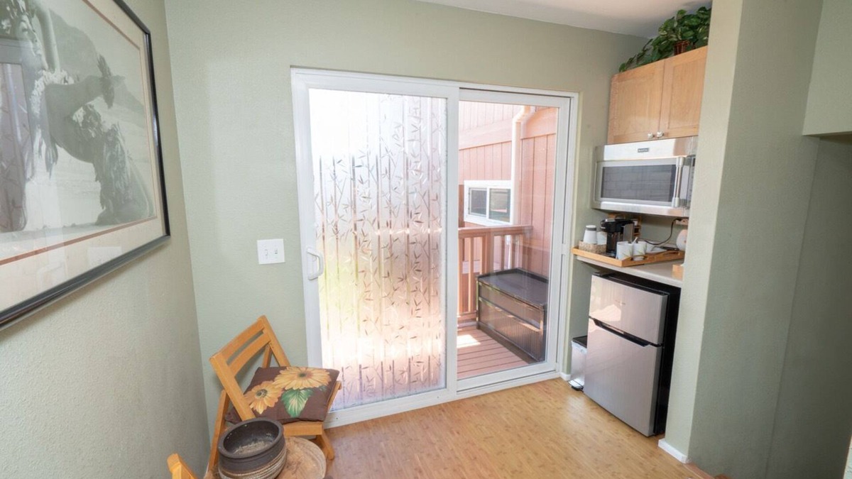 Makakilo City Apartment | Ocean View StudioHot TubParking (Min) 30 Day rental