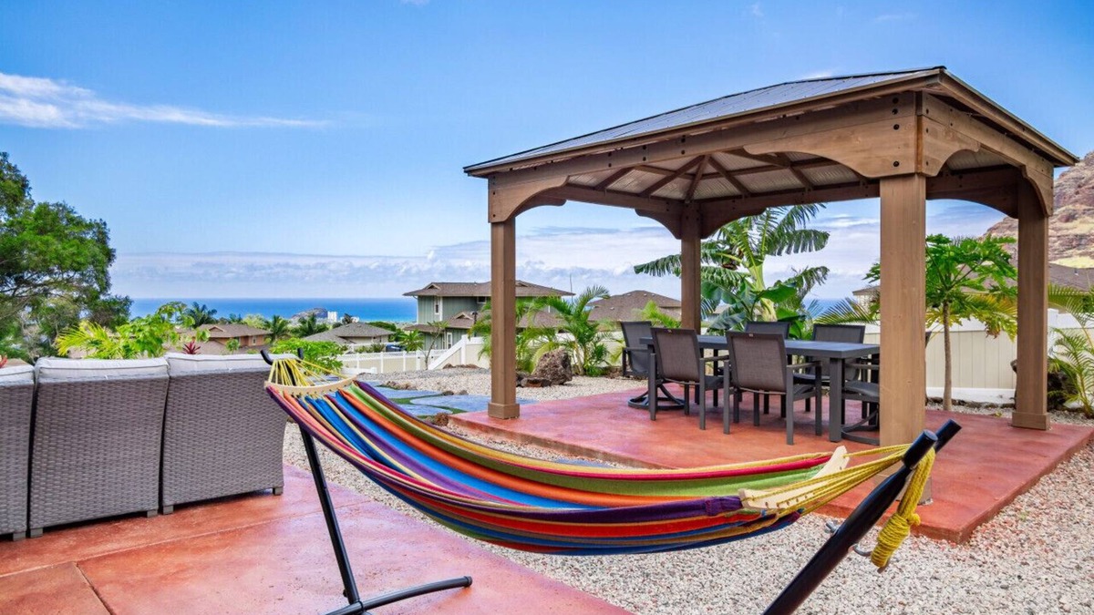 Makaha Valley House | Ocean Views|Community Pool+Gym|Gated|Beach 6 Min