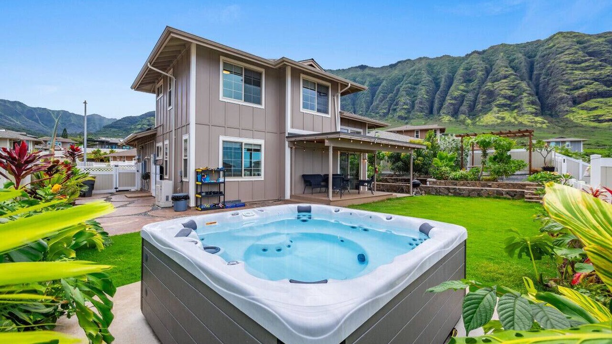 Makaha Valley House | Ocean Views|Game Room|Beach 6 Min|Fruit Trees|BBQ