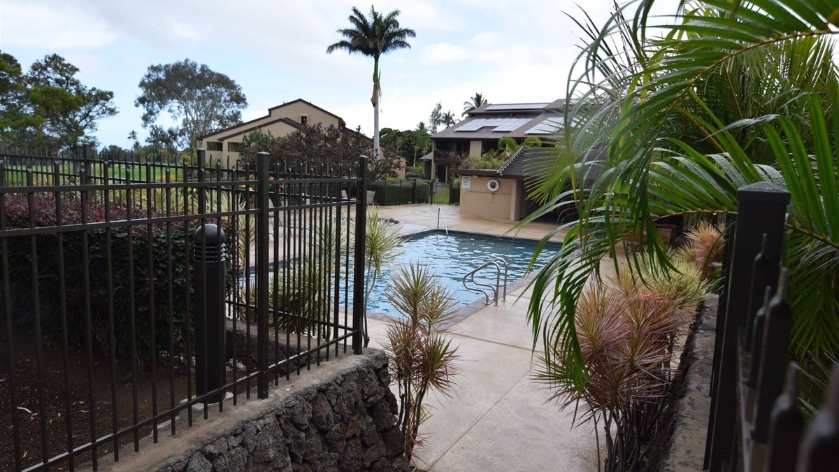 Francolin Place Condo | Ocean Views, Three Bedrooms, Heated Pool!